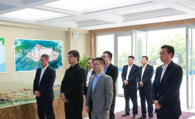 裸辞”老板被曝跑路有黑料曝光上海千亿集团暴雷！员工被逼“(图14)